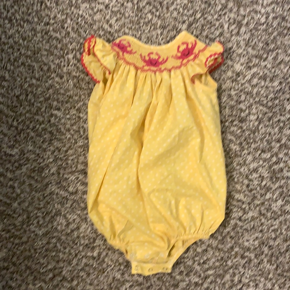Smockadot yellow crab